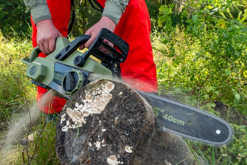 Green Machine 62V Battery-Powered 16-Inch Chainsaw Review